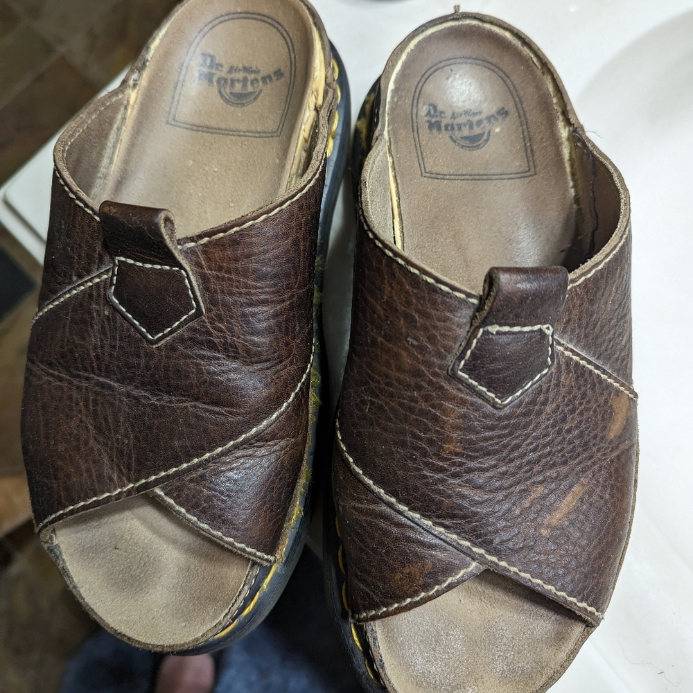 Dr. Martens slide ons- UK 7